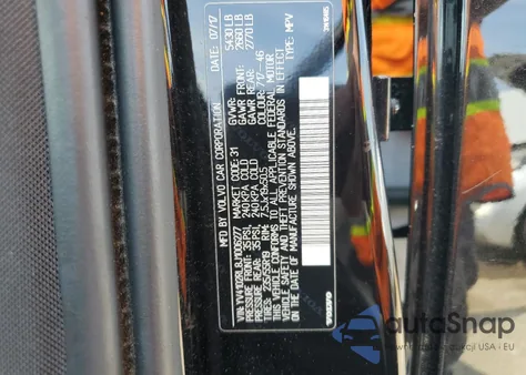 2018 Volvo Xc60 T5 Inscription из США, поврежденный, VIN YV4102RL8J1006277